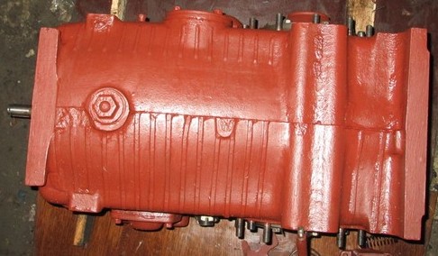 коробка передач (КПП т 25 - главная передача) трактора Т-25 . т 25 коробки перемены передач КПП А 25.37.122 владимирец хтз 2511  кулиса . крышка кпп .